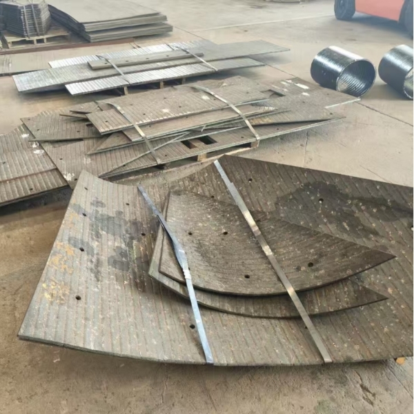 堆焊耐磨板零部件